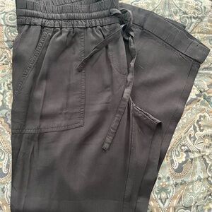LOFT Women's Charcoal Cropped Pants